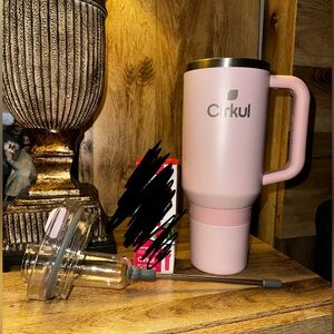 Cirkul Pink Insulated Tumbler 40oz with drink refills